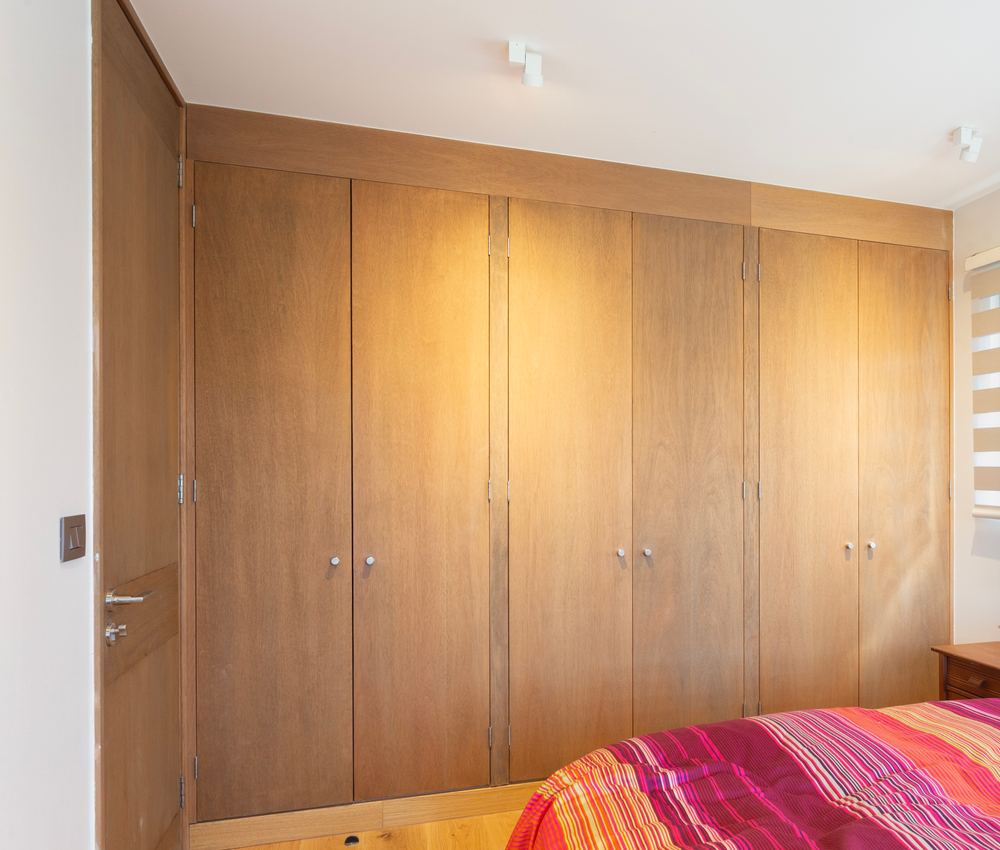 Clóset organizador fabricado por Muebles Yunge